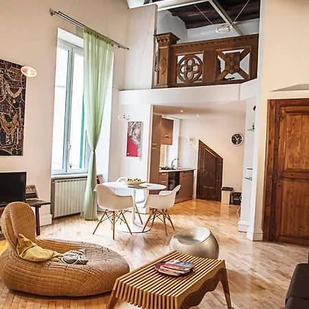 Apartment Splendido Loft Nel Cuore Antico Naples